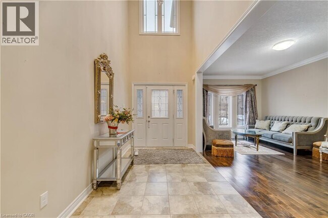 Building Photo - 722 Sundew Dr