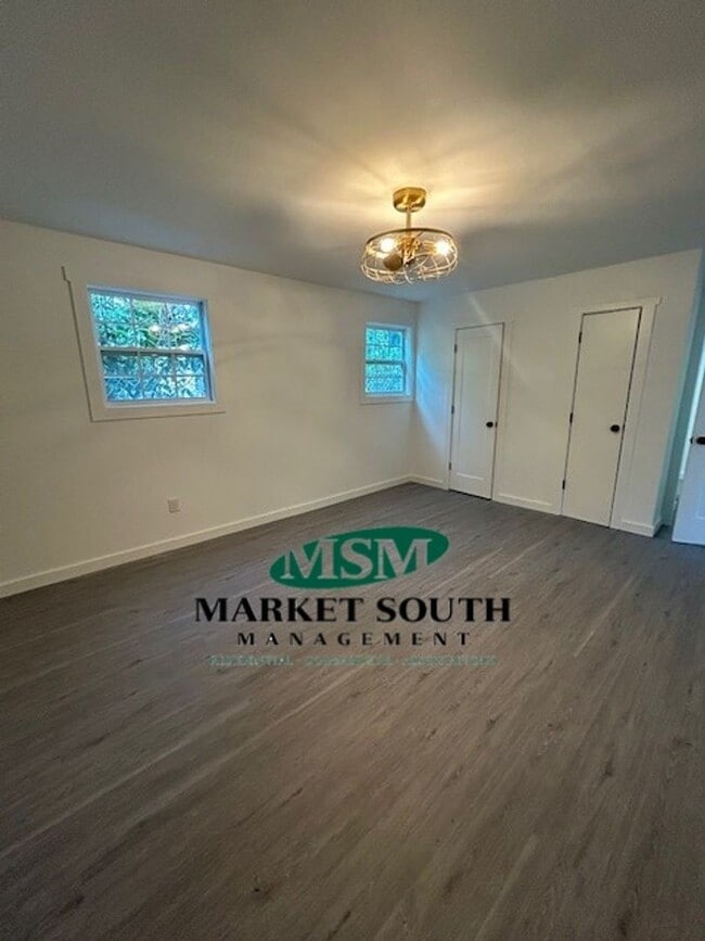 Building Photo - 201 W 37th St