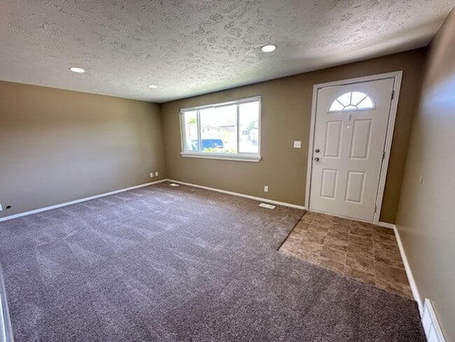 Building Photo - 6046 S 4000 W