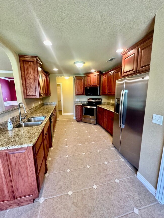 Foto del edificio - 3bd/2ba Home in Rogers! SHORT TERM LEASE A...