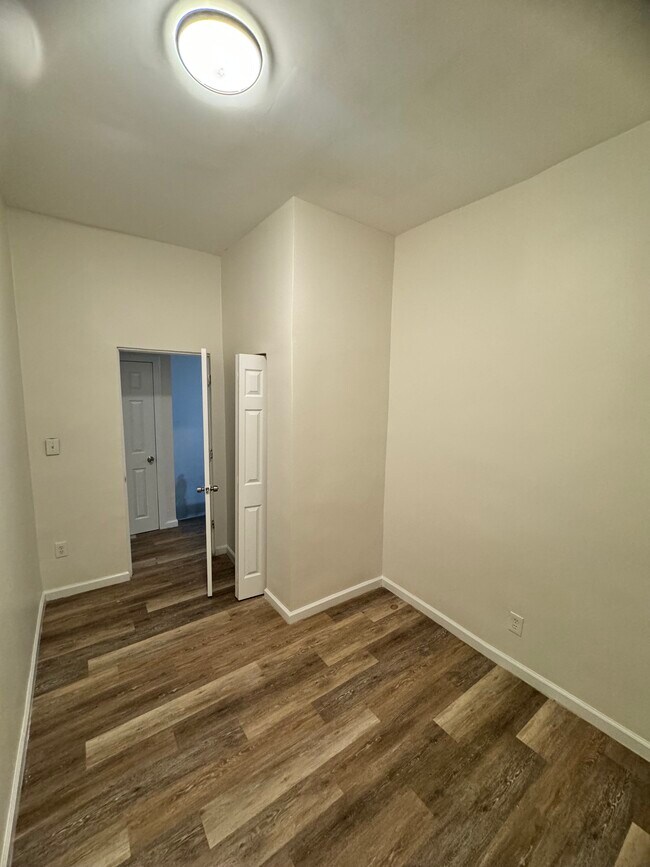 Foto del edificio - 1051 Trinity Ave