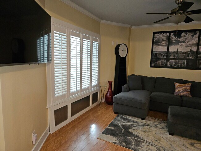 Foto del edificio - 1039 Clay Ave