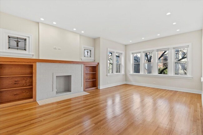 Foto del edificio - 4912 N Washtenaw Ave