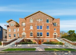 Building Photo - 215 W Norma St