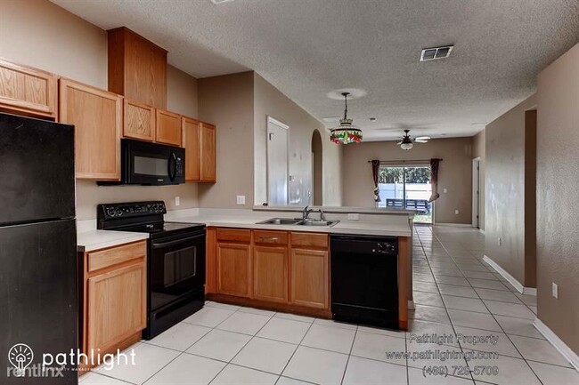 Foto del edificio - 4 br, 2 bath House - 9999 Shadow Creek Dr