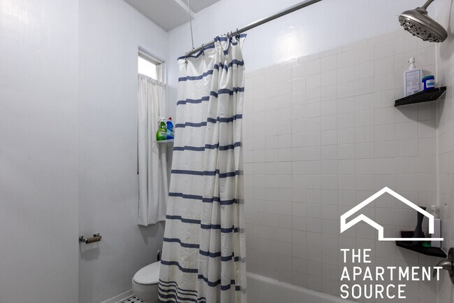 Foto del edificio - 2517 N Ashland Ave