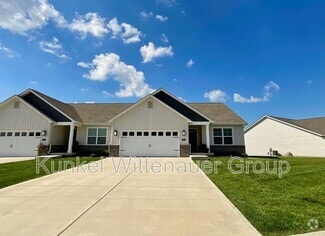 Building Photo - 812 Applewood Creek Dr