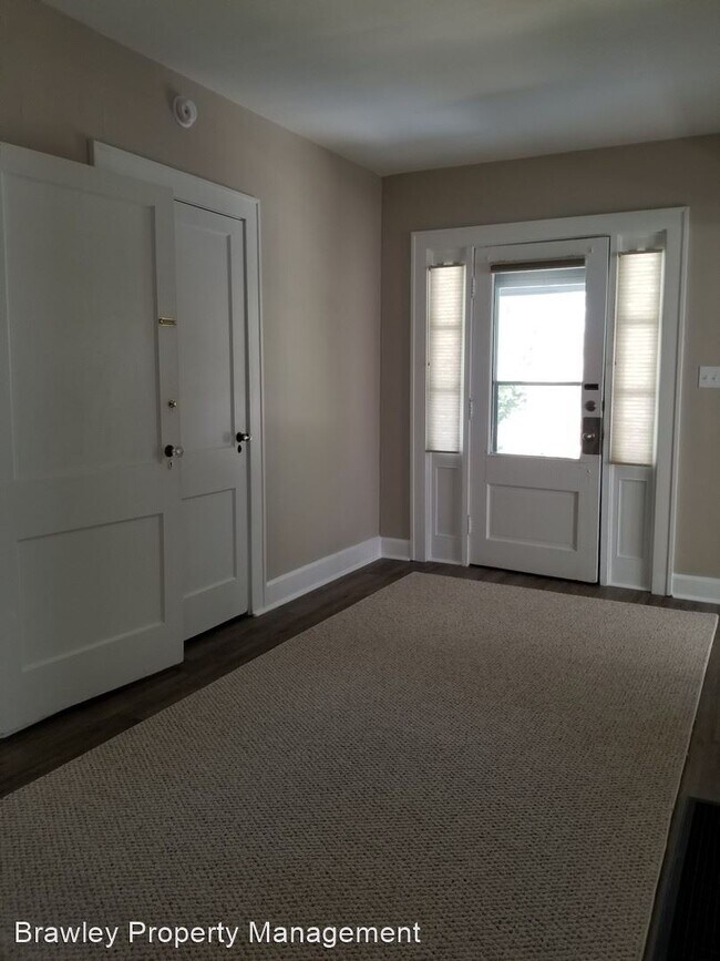 Foto del edificio - 5 br, 2.5 bath House - 425 N. Lincoln St