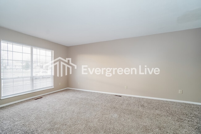 Building Photo - 672 Liberty Ln