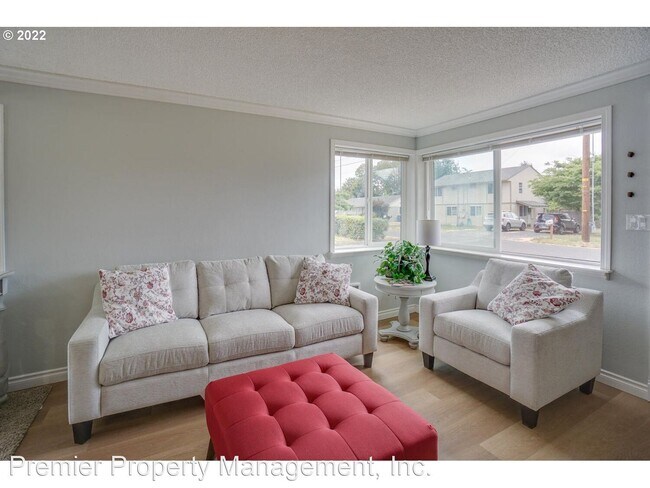 Foto del edificio - 3 br, 1 bath House - 3711 E 13th St
