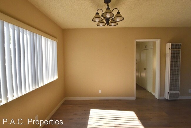 Building Photo - 1 br, 1 bath Apartment - 11204 Peach Grove...