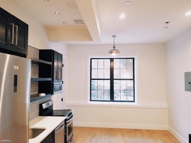 Foto del edificio - 4 br, 1 bath  - 173 Humboldt St