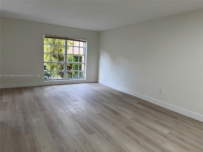 Building Photo - 10330 SW 154th Ct
