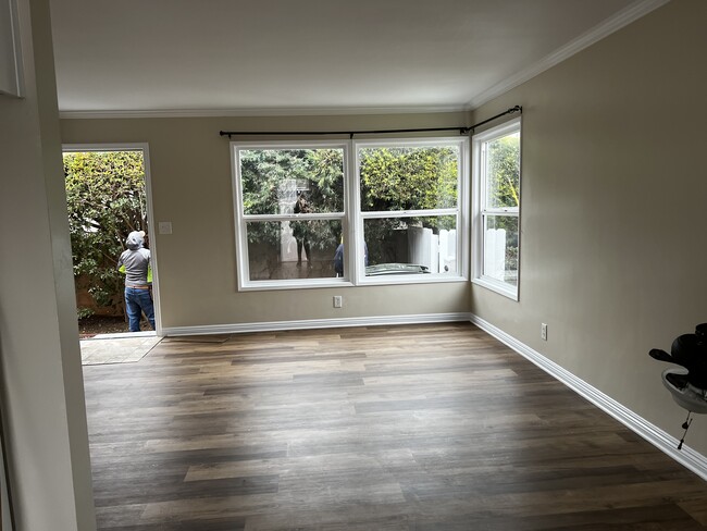 Building Photo - 18402 Kingsdale Ave