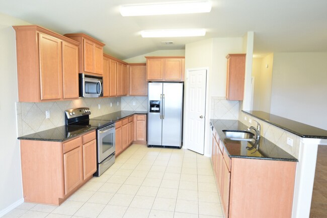 Building Photo - 4911 Bridgewood Dr