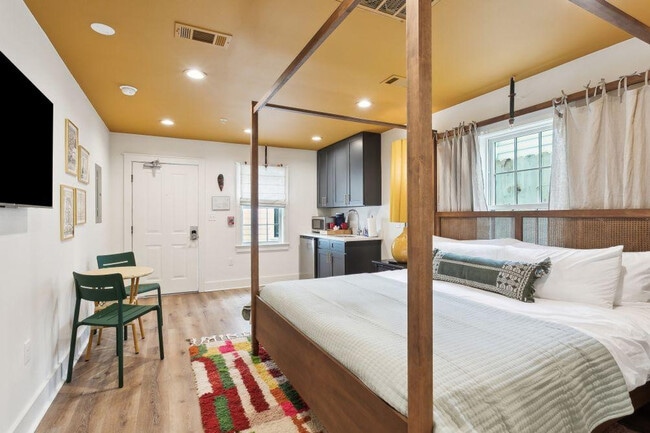 Building Photo - 1738 N Rampart St