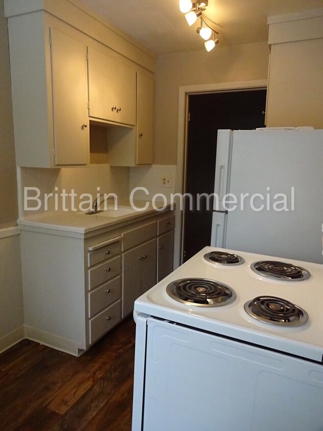 Primary Photo - 801 McClatchy Way