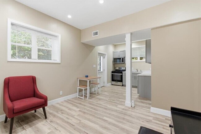 Foto del edificio - 3268 Briarwood Blvd