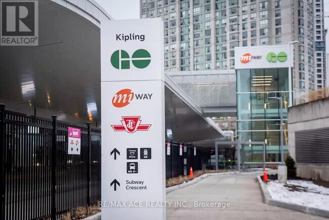 Photo du bâtiment - 30 Samuel Wood Wy