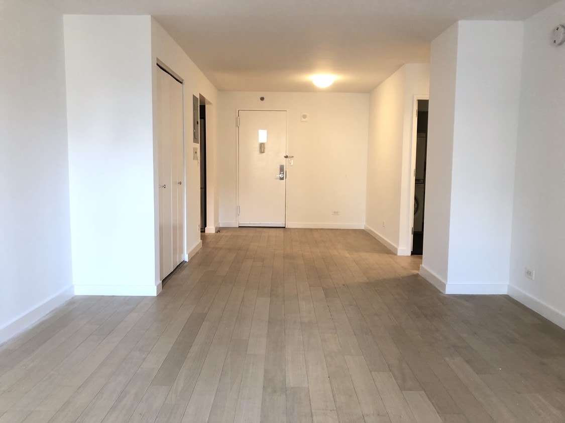 Primary Photo - 593 3rd Ave