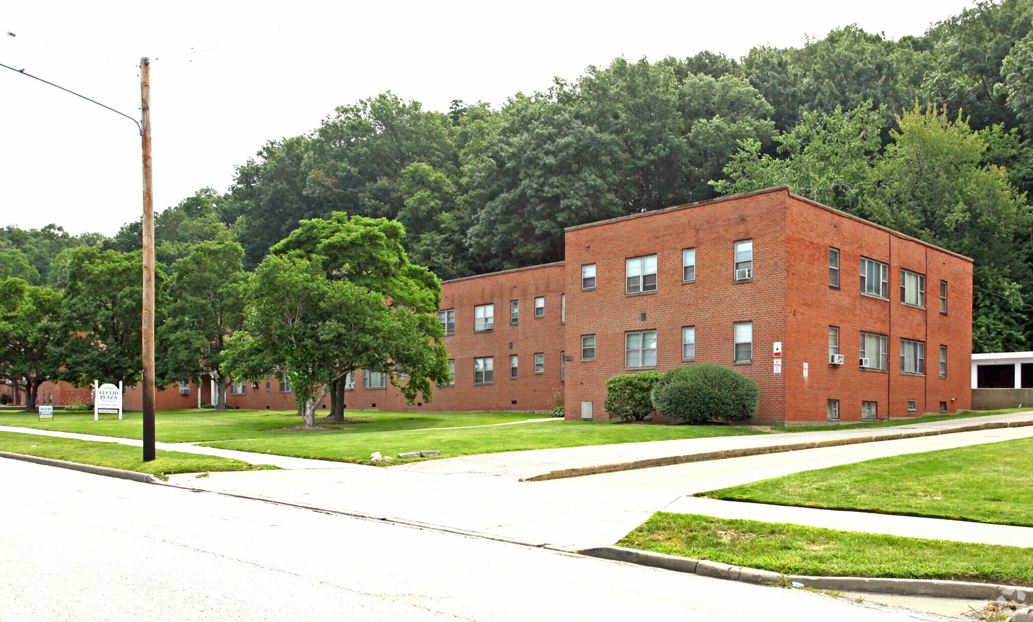 Euclid Plaza – photo 1