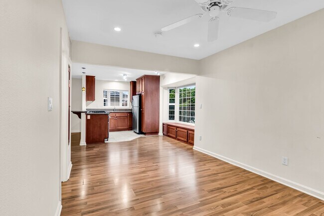Foto del edificio - 1 Bedroom Condo in Mission Hills