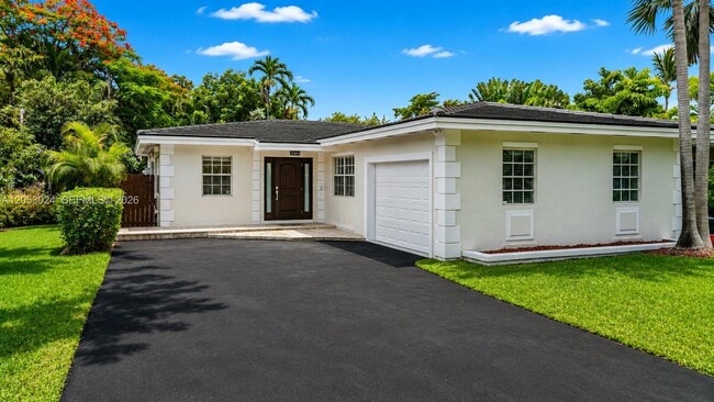 Building Photo - 516 Gerona Ave
