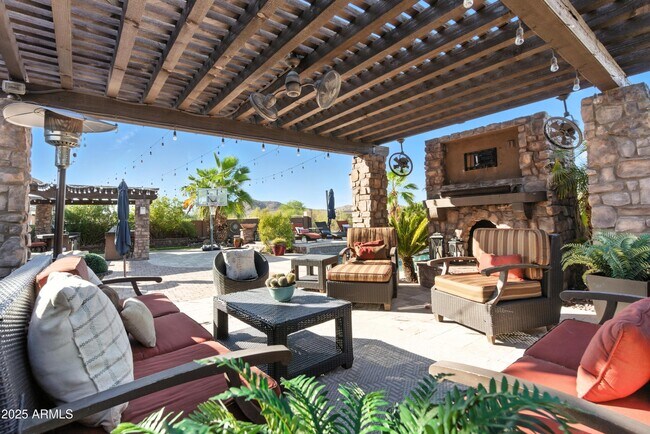 Foto del edificio - 18212 W East Wind Ave