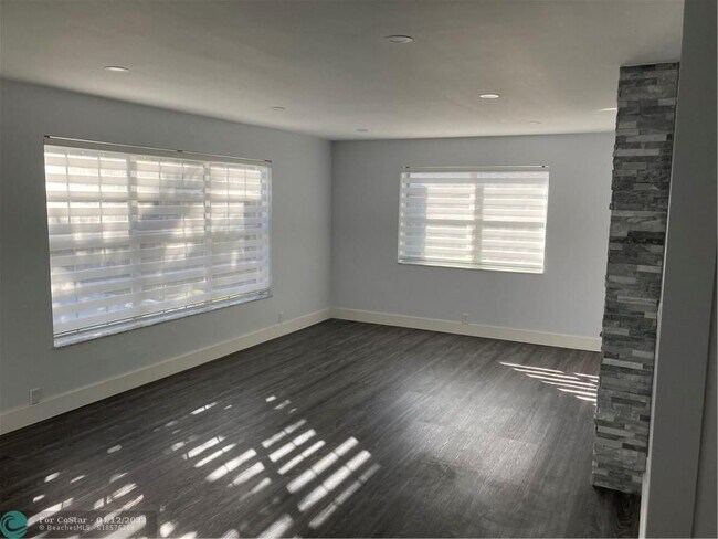 Building Photo - 2850 N 62nd Ave