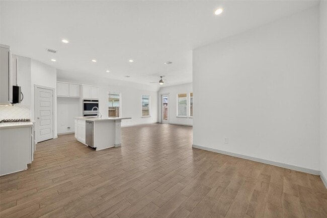 Building Photo - 29215 Pikes Peak Dr