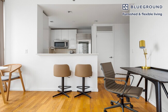 Building Photo - 635 W 42nd St