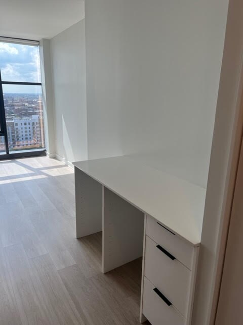 Foto del edificio - 730 N Milwaukee Ave