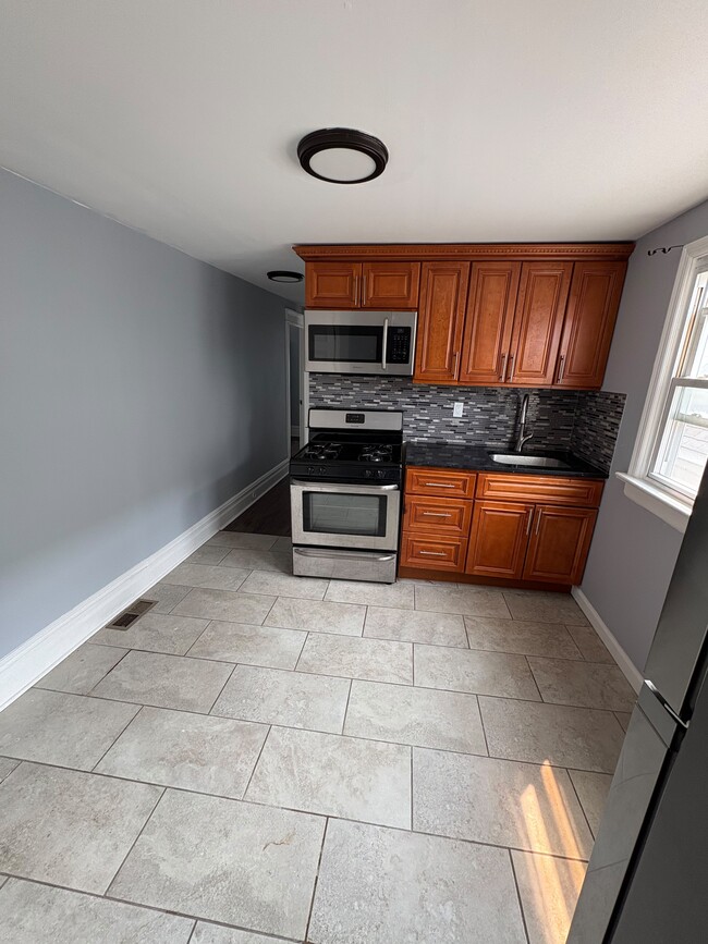 352 S Tenth Ave- - 352 S Tenth Ave- Apartment