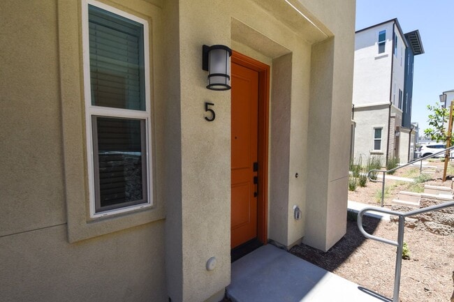 Building Photo - 804 Makani Street Unit #5