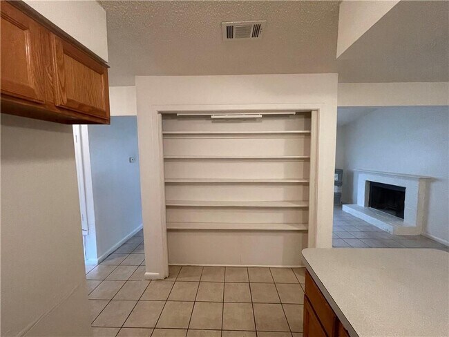 Building Photo - 1626 Royal Hill Dr