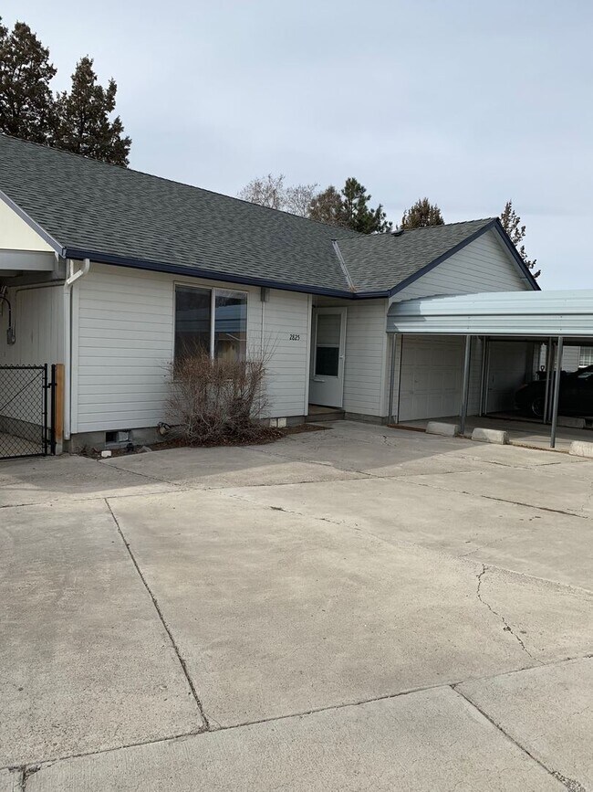 Building Photo - 2 br, 2 bath House - 2825 SW 28th Street