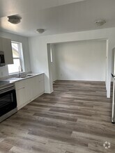 Building Photo - 6319-6122 122 Ave NW