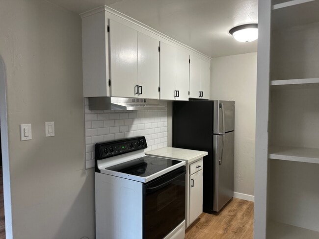 Foto del edificio - 8311 Bridgeport Way SW