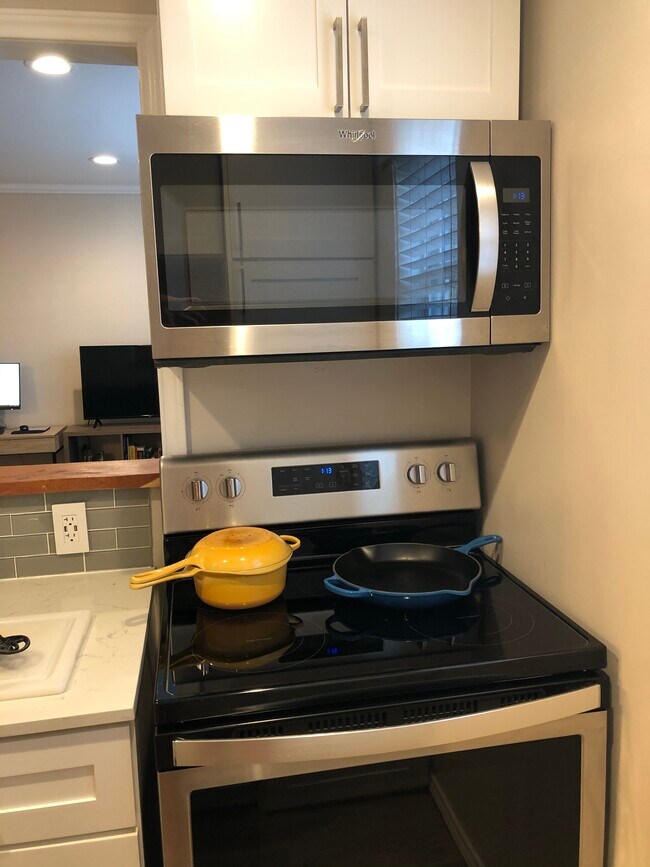 Building Photo - 312 Jagoe St