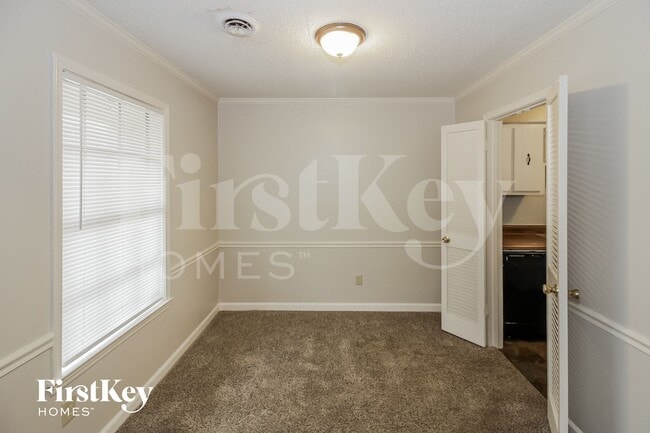 Building Photo - 6861 Valley Park Dr