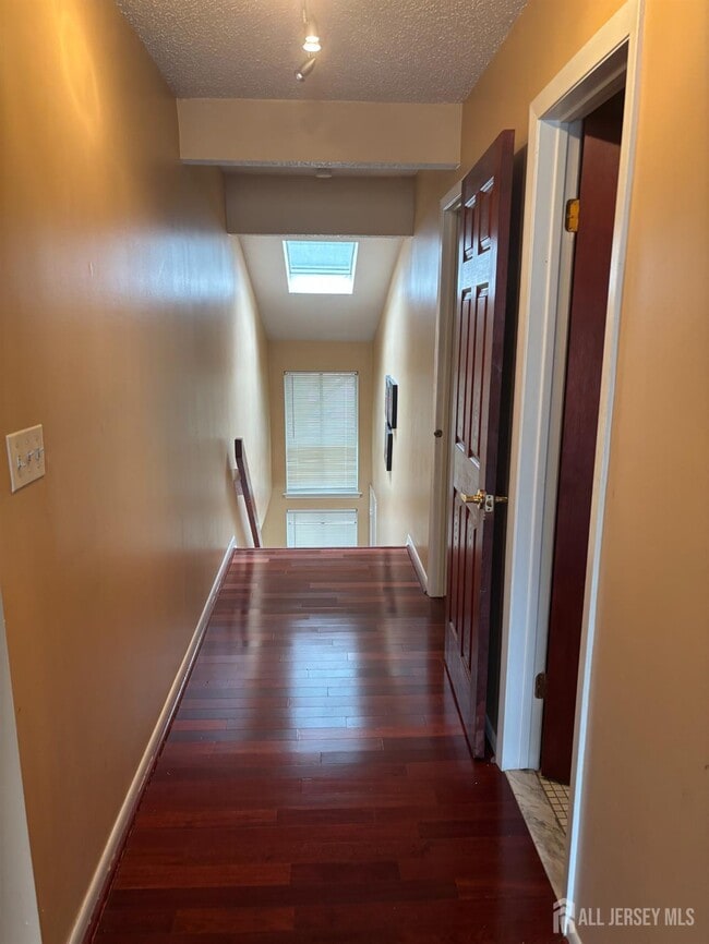 Foto del edificio - 92 Gate House Ln