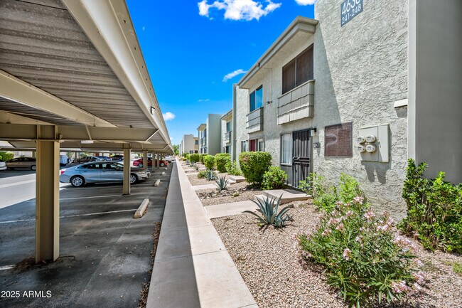 Foto del edificio - 4630 N 68th St