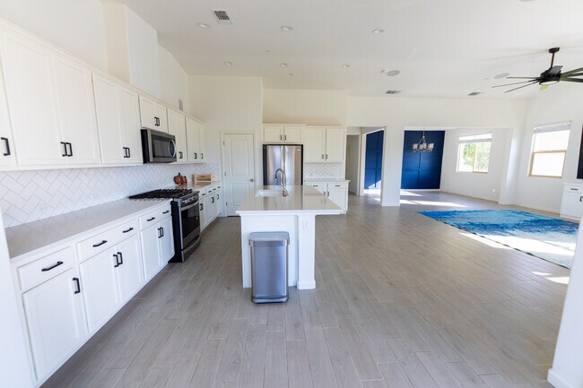 Foto del edificio - 1705 Brickhill Ct