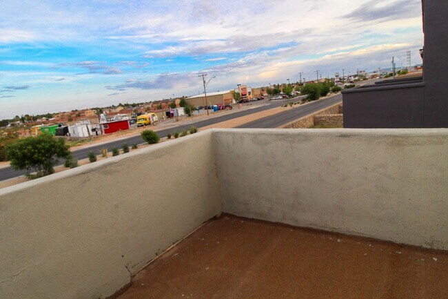 Building Photo - 5913 Cielo Del Rey Pl
