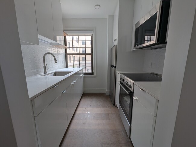 Building Photo - 1642 Massachusetts Ave