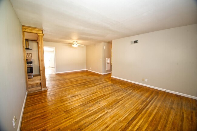 Foto del edificio - 2713 S Norwood Ave