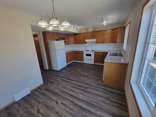 Photo du bâtiment - 307-303 Avenue - 202 Ave