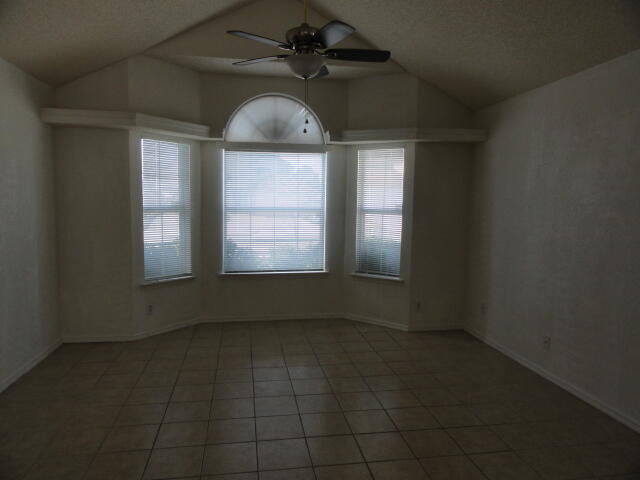 Building Photo - 7736 Luz De Camino Way