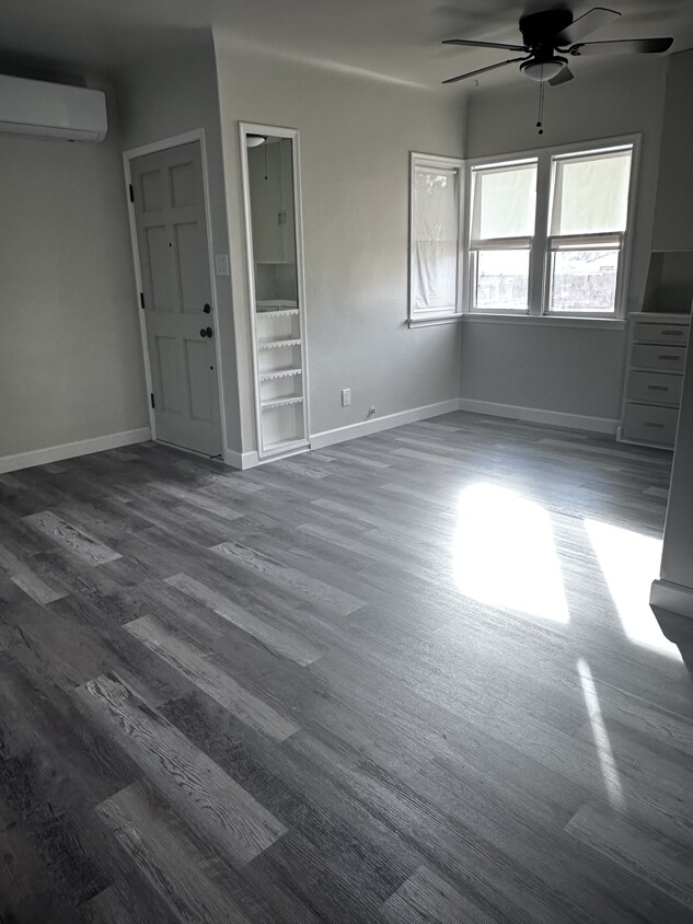 Foto principal - 2240 5th St