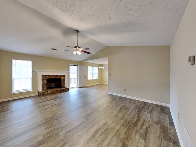 Foto del edificio - 411 Fieldgreen Dr